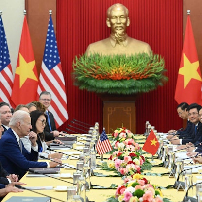 من الحرب إلى التطبيع.. أميركا وفيتنام توقعان شراكة تاريخية