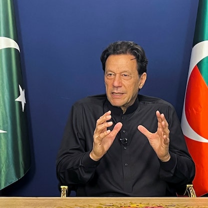 عمران خان لـ"الشرق": الجيش يحكم باكستان والحكومة بلا قوة