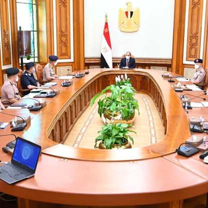 السيسي يناقش خطة تطوير ورفع كفاءة أفرع الجيش المصري
