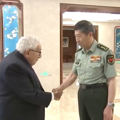 وزير الدفاع الصيني لكيسنجر: أميركا سبب قطع الاتصالات العسكرية