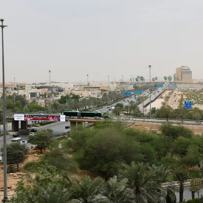 السعودية: إصابة 4 إثر سقوط شظايا اعتراض صاروخ باليستي في الرياض