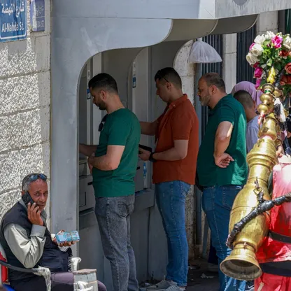 السلطة الفلسطينية تدفع 70% من رواتب موظفيها عن أغسطس