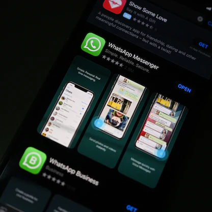 "واتساب" يختبر ميزة تشفير إضافية لمستخدمي "آيفون"