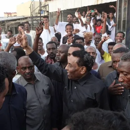 رئيس الوزراء السوداني يصل الخرطوم في أول زيارة منذ تعيينه