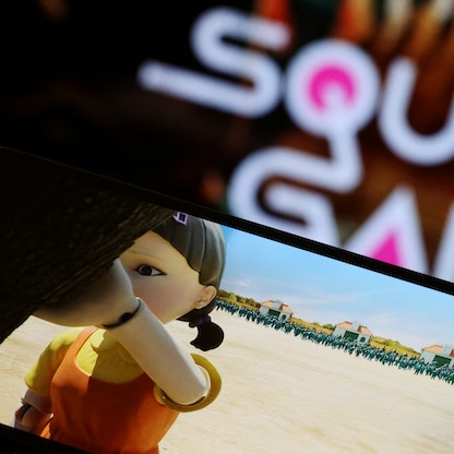 "Squid Game" يكتسح المشاهدات بين مسلسلات "نتفليكس" الأصلية