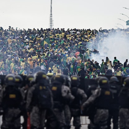 رئيس البرازيل يعلن استئناف العمل في القصر الرئاسي ويتوعد مدبري الانقلاب