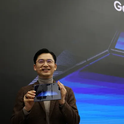 سامسونج تكشف عن أول هاتف ثلاثي الطي Galaxy Z TriFold