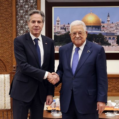 بلينكن يلتقي عباس في الضفة الغربية: ندعم "تدابير ملموسة" لإقامة دولة فلسطينية