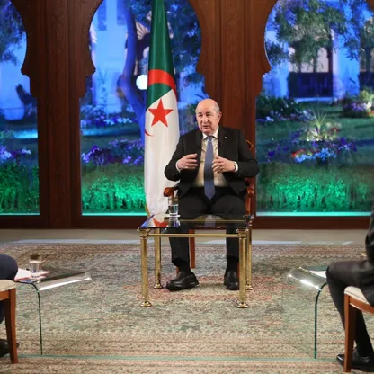 تبون يكشف أسباب انتخابات الرئاسة المبكرة بالجزائر.. وموعد مع التاريخ في فرنسا