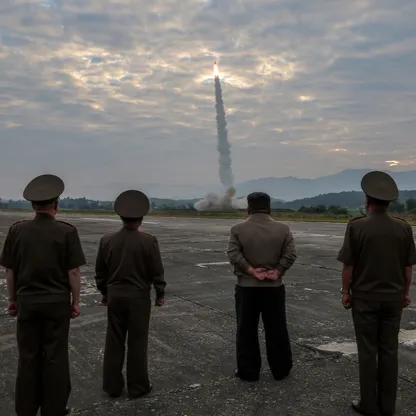 كوريا الشمالية تطلق صاروخاً باليستياً باتجاه البحر قبالة ساحلها الشرقي