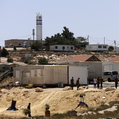 مستوطنون إسرائيليون يقتحمون قريتين جنوب نابلس