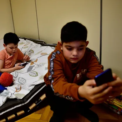 البرلمان الأوروبي يوافق على قرار يدعو لحد أدنى لسن مستخدمي "التواصل الاجتماعي"