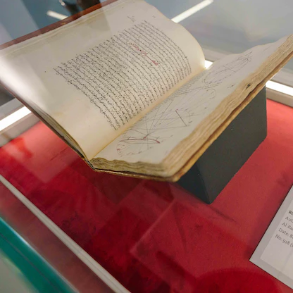 الشارقة.. معرض حول المخطوطات العربية النادرة في إسبانيا