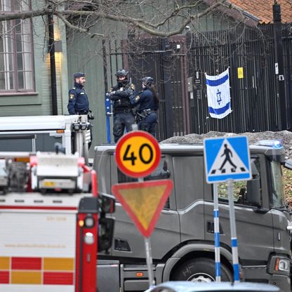 الشرطة السويدية تفجر جسماً عثر عليه خارج السفارة الإسرائيلية بستوكهولم