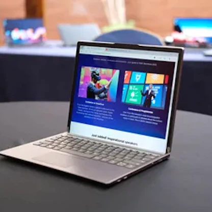 "Lenovo" تكشف عن نموذج حاسوب بشاشة قابلة للتمدد