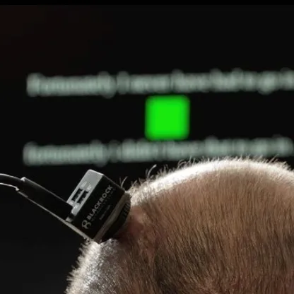 باحثون يطورون جهازاً يساعد المصابين بالتصلب الضموري على الكلام