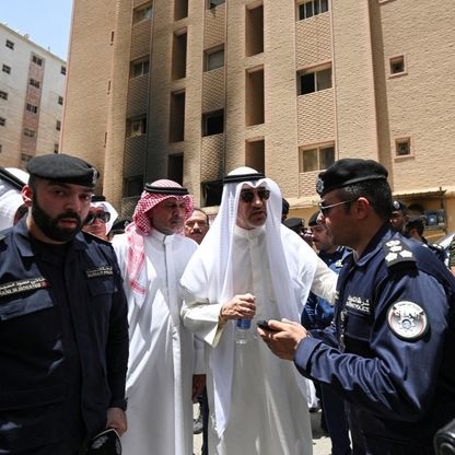 الكويت.. تحركات لحل أزمة العمالة الهامشية ومخالفات الإسكان بعد "حريق المنقف"