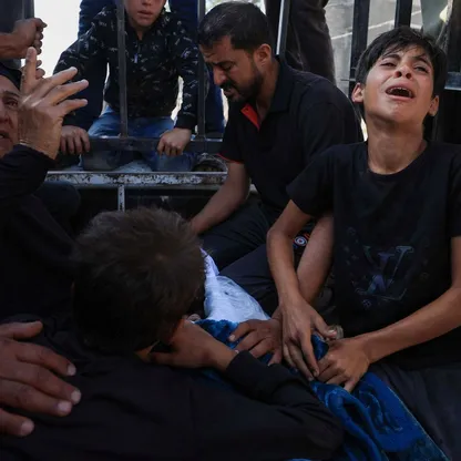 إسرائيل تقتل 140 في غزة خلال يوم مع تركيز العالم على "حرب إيران"