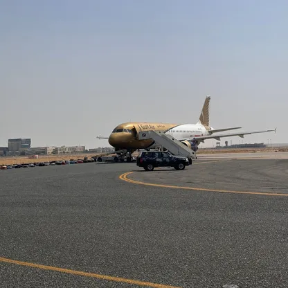 الكويت.. هبوط طائرة طيران الخليج بـ"سلام" والتحفظ على أحد الركاب