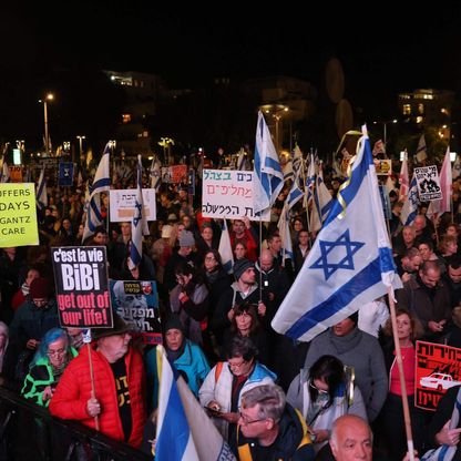 نتنياهو يعارض إحياء "مستوطنات في غزة".. وتظاهرات مناهضة له في تل أبيب