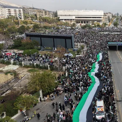 سوريا تطوي صفحة "عقوبات قيصر".. ترمب يوقع على قانون التفويض الدفاعي