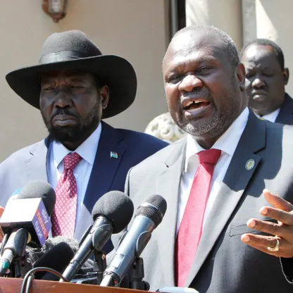 جنوب السودان.. سلفا كير يصدر مرسوماً رئاسياً بوقف نائبه مشار عن العمل