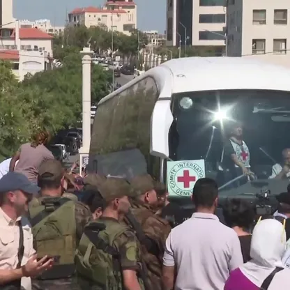 رام الله تستقبل الأسرى المحررين.. لحظة وصول الحافلات