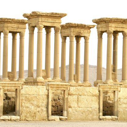 الآثار السورية للبيع عبر الإنترنت.. كيف أصبح التاريخ تجارة إلكترونية؟