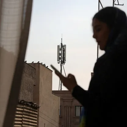 بعد انقطاع دام 88 يوماً.. عودة خدمات الإنترنت تدريجياً في إيران