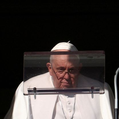 البابا فرنسيس يستنكر قتل امرأتين بكنيسة في غزة: إسرائيل تستخدم أساليب الإرهاب