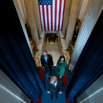 كيف قسمت معركة "الإغلاق الحكومي" الديمقراطيين ورسخت سلطة الجمهوريين؟