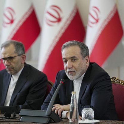 إيران تطالب بتعويضات مالية وتشترط ضمانات قبل استئناف المحادثات مع واشنطن