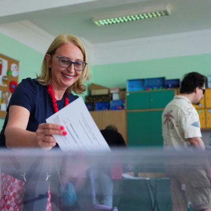انتخابات الرئاسة في بولندا.. جولة إعادة حاسمة بين مرشح مؤيد لأوروبا وآخر قومي