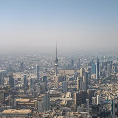 الكويت: الدفاعات الجوية تتصدى لهجمات صاروخية وطائرات مسيرة معادية