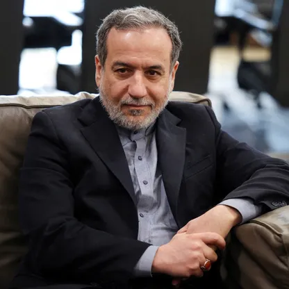 إيران تدعو أميركا لاستبعاد "الخيار العسكري" خلال مفاوضات عُمان