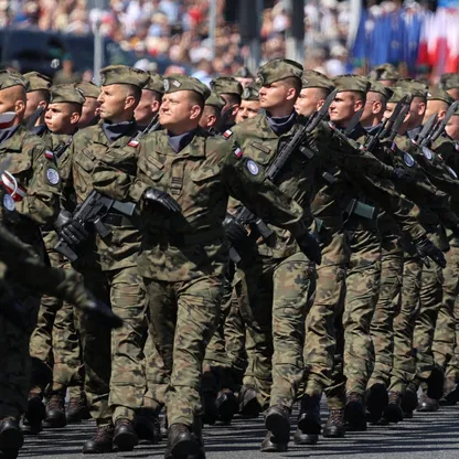 بولندا تبدأ "أكبر تدريب عسكري في تاريخها".. 400 ألف شخص خلال عام