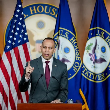 "تهديدات بارتكاب جرائم حرب".. تحركات ديمقراطية في الكونجرس لعزل ترمب