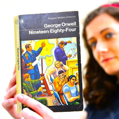 إنقاذ 160 وثيقة لمؤلف "1984" جورج أورويل