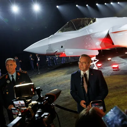 ألمانيا تتسلم أول طائرة من طراز F-35 بعد تعثر خطط المقاتلات الأوروبية