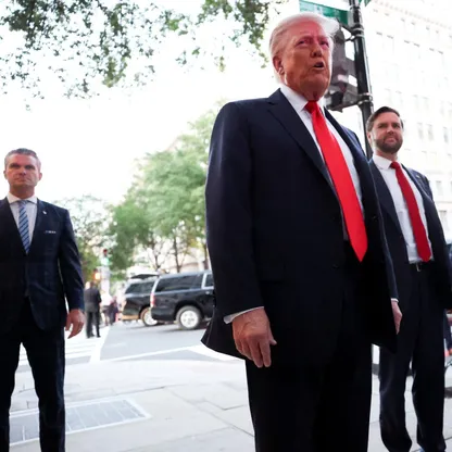 استطلاع: مساعي ترمب لتوسيع صلاحياته تؤرق الأميركيين