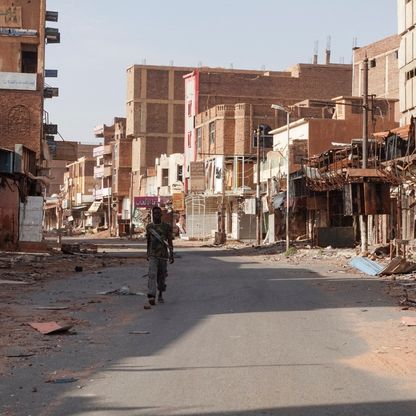 بعد جمود لأكثر من عام ونصف.. جهود مكثفة لبدء الحوار السياسي في السودان