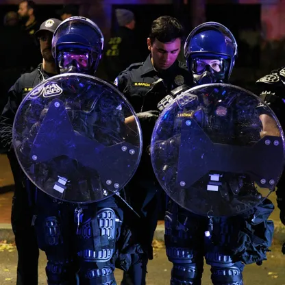 متظاهرون يحاصرون مشرعين أميركيين بمطالب وقف إطلاق النار في غزة