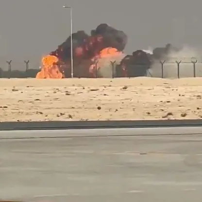 تحطم طائرة هندية خلال تحليقها بمعرض دبي للطيران ووفاة الطيار