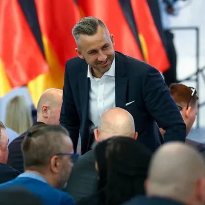 قبل انتخابات محلية.. "البديل من أجل ألمانيا" يتعهد بترحيل المهاجرين وإنهاء معاداة روسيا