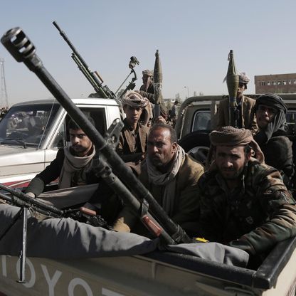 الحوثيون يهددون باستهداف السفن الأوروبية: سنرد إذا أطلقوا عملية في البحر الأحمر