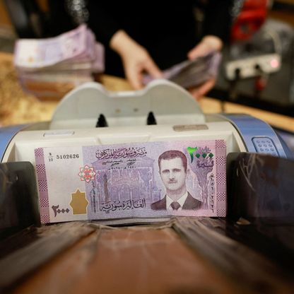 سوريا تعتزم طباعة عملة جديدة بالإمارات وألمانيا بدلاً من روسيا وإزالة صورة الأسد