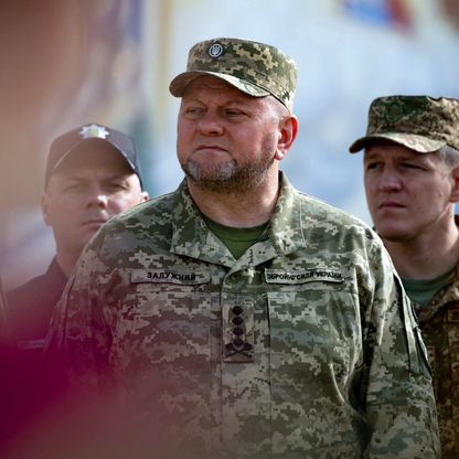 أوكرانيا تبلغ الولايات المتحدة عزمها عزل قائد الجيش