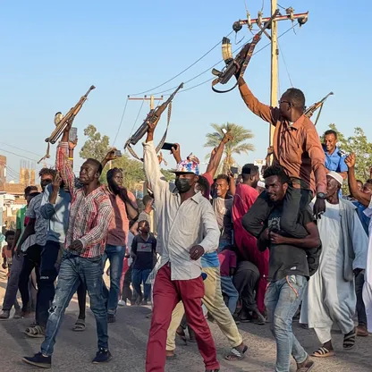 تطورات عسكرية "خطيرة" في السودان.. وشكوك تحيط بـ"التسوية"