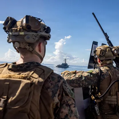 واشنطن تكثف الضغوط على فنزويلا.. وقائد أركان الجيش الأميركي يزور الكاريبي