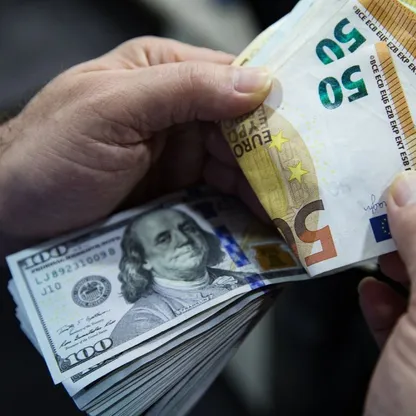 كيف باتت أوروبا رهينة للدولار الأميركي من عقود طويلة؟